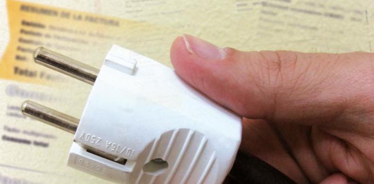 El Gobierno golpeará a los españoles miserizados con otro subidón de la luz