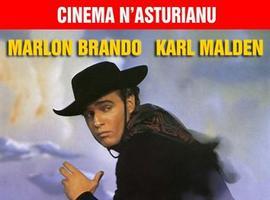 TPA emite la película dirigida por Marlon Brando 'El rostru impenetrable', en asturiano