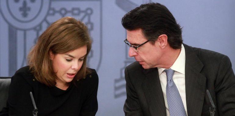 El Gobierno remata hoy el año austericida con otra subida de la luz y congelación del salario mínimo