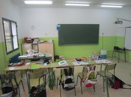 Obras de mantenimiento en el colegio de Berducedo