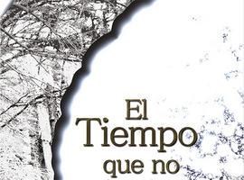Xuan Bello apadrina la primera novela del joven autor Carlos Coca, "El tiempo que no he de vivir"