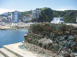 Buzos del Principado revisan 'a fondo' los daños del temporal en los puertos asturianos
