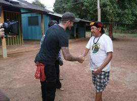 David Beckham visita al "dalái lama de la selva"