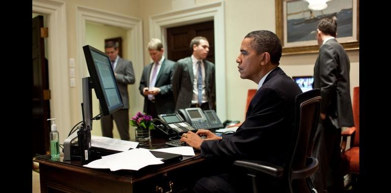 Obama felicita a Merkel y Sarkozy por su "firme liderazgo" frente a los "desafíos para la economía europea"