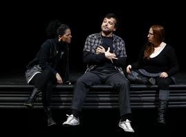 La compañia Konjuro Teatro lleva a Llanes 'Teatromaquia' el próximo 6 de junio
