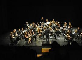 La orquesta de viento 'Julión Orbón' ejecuta en el Auditorio 'As Quintas', El Franco