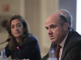 Guindos: "ya naide cuestiona les cuentes de la banca nin de les autonomíes"
