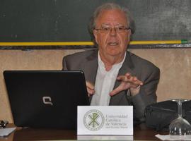 "Las redes sociales son un elemento de tal envergadura que ni la escuela ni la universidad pueden ignorar"