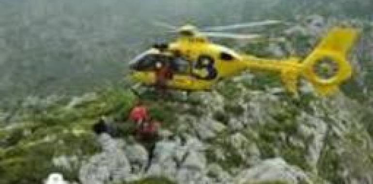 Rescatada en helicóptero una mujer herida en el Siegalavá