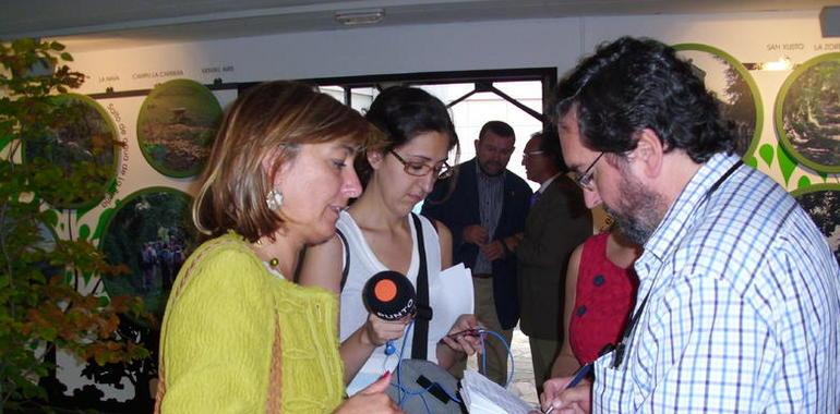 Visita de la alcaldesa de Langreo a empresas del Concejo en la FIDMA