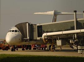 Asturias y 39 aeropuertos más sacan a concurso licencias de 'handling' y combustible