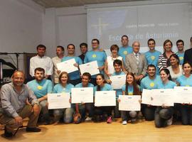 Una nueva 'hornada' de maestros en cultura llariega sale de la Escuela de Asturianía