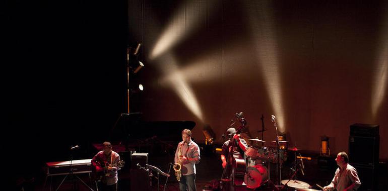 El guitarrista Carlos Pizarro presenta nuevo repertorio en el Festival de Jazz de Candás