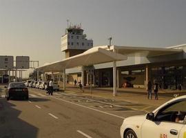 Tras 4 meses de funcionamiento, Vueling cancelará los vuelos Asturias -Sevilla