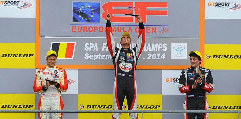 Sandy Stuvik vence una disputada primera carrera en Spa