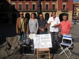 #'La silla del hambre' inicia en Gijón su exigencia de prestaciones sociales para los #parados