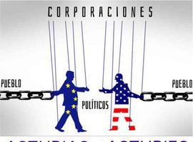 Concentración No a los Tratados de "Libre" Comercio' ante el Ayuntamiento de Oviedo