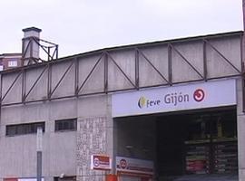 Comienza el derribo de la estación de El Humedal y Fegueroso pide al Principado que 'cumpla'