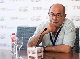 Juan Madrid considera que toda novela es “necesariamente política”