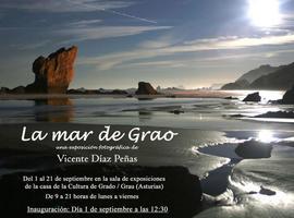 Vicente Díaz Peñas expone fotografías bajo el título 'La mar de Grao' en la Casa de Cultura