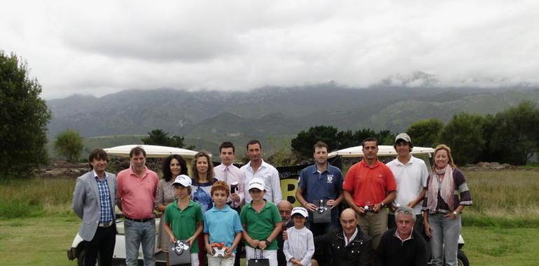 Premios del Torneo Sala Kamba en el Golf de Llanes