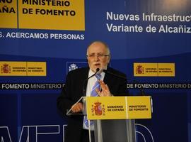 Fomento dice a Cascos que "cuando tuvo la oportunidad apenas hizo nada por el AVE"