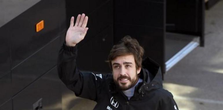 Alonso abandona el hospital pero no volverá al circuito catalán