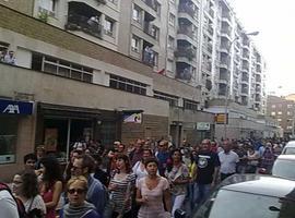 Cientos de 'indignados' marchan de Ferraz a Génova contra la reforma constitucional