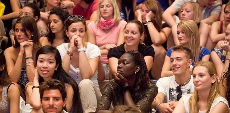 La Asamblea de Estudiantes denuncia que la Universidad cierra y deja a los Erasmus sin residencias