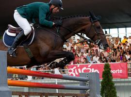 El irlandés Dermott Lennon gana la prueba Coca-Cola en Gijón