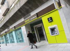 ¿De verdad sobran tantas oficinas bancarias en España?