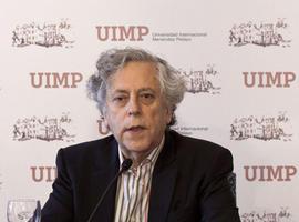 Trueba y Jaime Chávarri en la entrega del Premio La Trastienda a Elías Querejeta y Miguel Ángel Aguilar