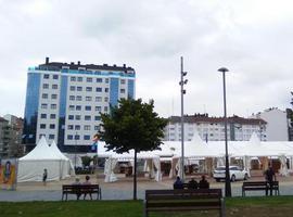 'Bigotes' blancos en Avilés con el Festival de la Cerveza