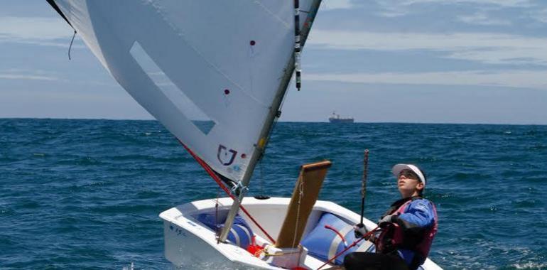 Fran Palacio y Jaime Álvarez-Hevia se imponen en Snipe en la quinta jornada del Trofeo de Verano de Vela Ligera 