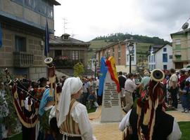 Navelgas abraza a Belmonte