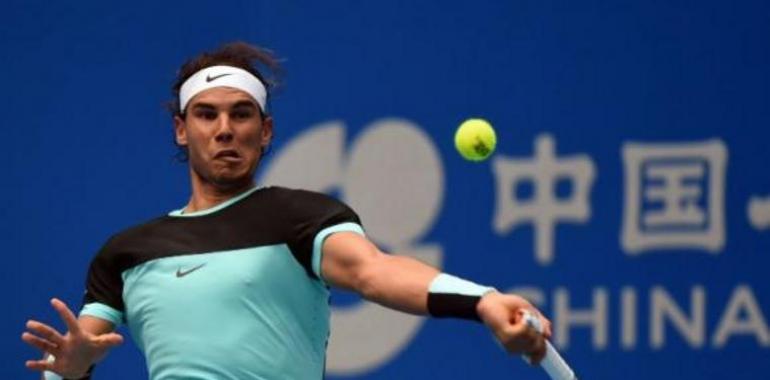 Rafa Nadal avanza posiciones en el Abierto de China