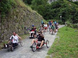 APTAA invita a un recorrido en bici adaptada por el entorno del Niemeyer