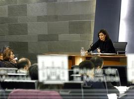 Madrid se 'moja' con El Musel y firma Lloreda-Veriña