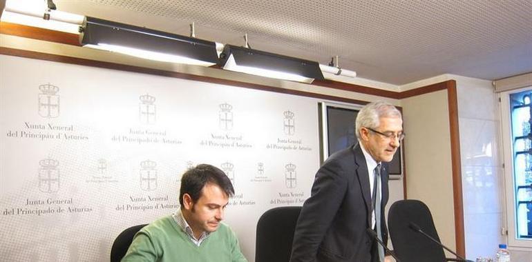 Llamazares pide al PP y a Podemos que asuman el Gobierno en Asturias