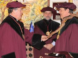 El presidente de barman europeos, Pepe Dioni, cofrade del Rioja 