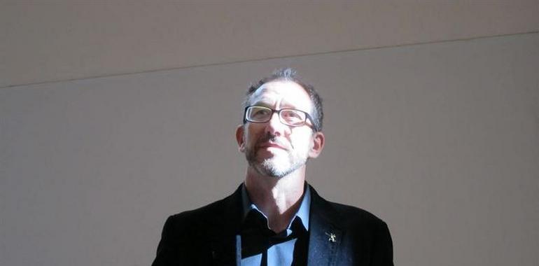 #Avilés: Menéndez Salmón departe en el Club de Lectura sobre Flannery O