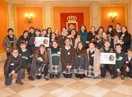Alumnos del Santa Teresa de Jesús piden una compostadora al Ayuntamiento de Oviedo
