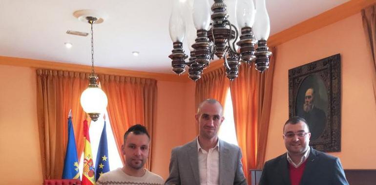 laviana felicita a su bicampeón de España de boxeo, José Manuel Iglesias 