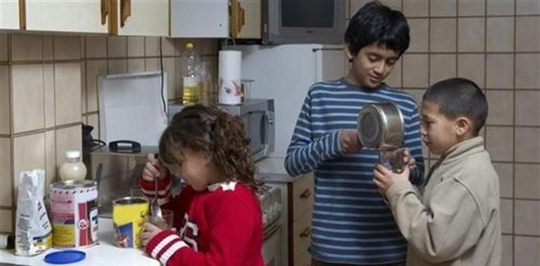 Cien euros mensuales sacaríen de la probeza a 638.770 neños
