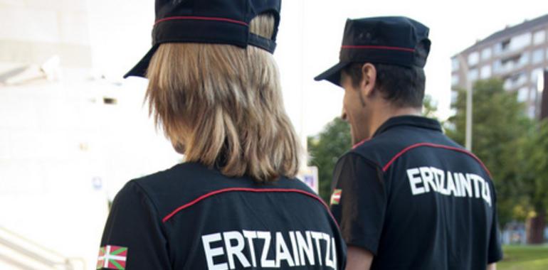 La Ertzaintza desmantela una red dedicada al fraude fiscal que operaba en el conjunto de España 