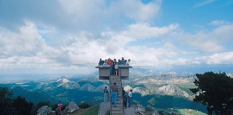 Equo apuesta por un modelo de turismo sostenible para Asturias