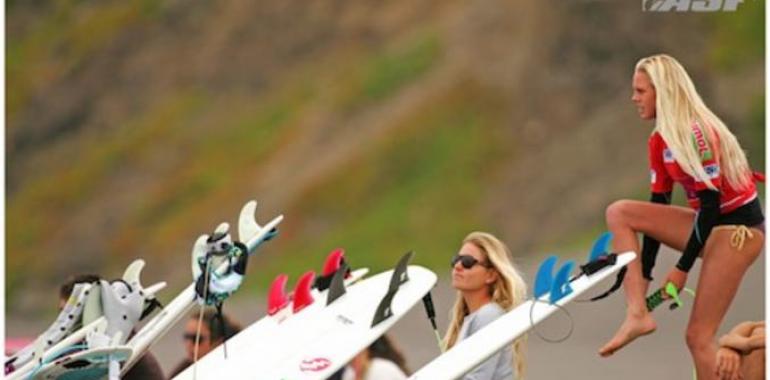 La hawaiana Malia lider 6-Star Billabong Girls