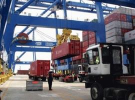 Japón vuelve al superávit comercial tras más de un quinquenio