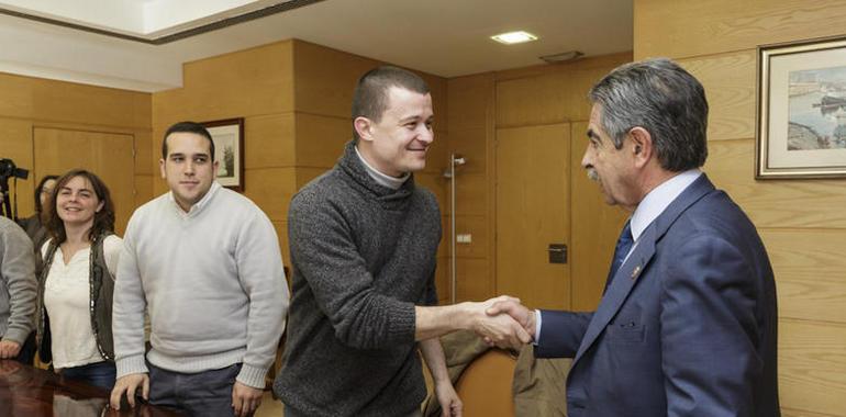 Revilla apoya el blindaje constitucional de las pensiones iniciativa de MERP