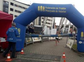 233 deportistas en el X Duatlón de Gijón